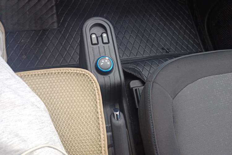 Used Wuling Hongguang MINIEV 2020 Enjoyment Model Lithium Iron Phosphate Gear Lever
