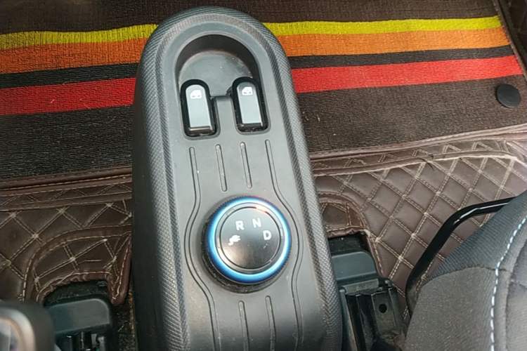 Used Wuling Hongguang MINIEV 2020 Enjoyment Model Lithium Iron Phosphate Gear Lever