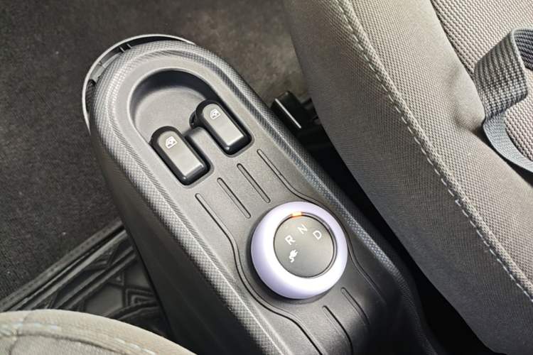 Used Wuling Hongguang MINIEV 2020 Zizai Version Lithium-NMC Gear Lever