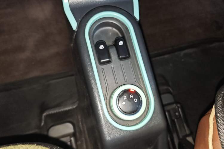 Used Wuling Hongguang MINIEV 2020 Enjoyment Model Lithium Iron Phosphate Gear Lever