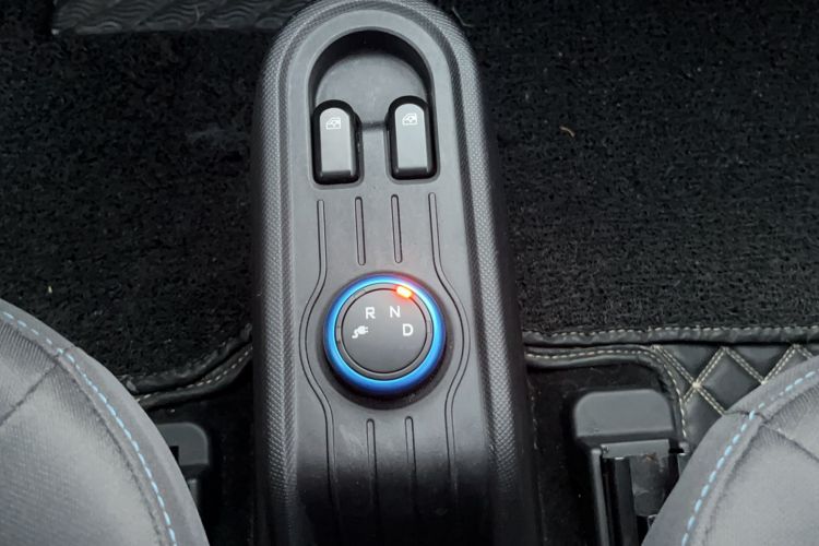 Used Wuling Hongguang MINIEV 2020 Enjoyment Model Lithium Iron Phosphate Gear Lever