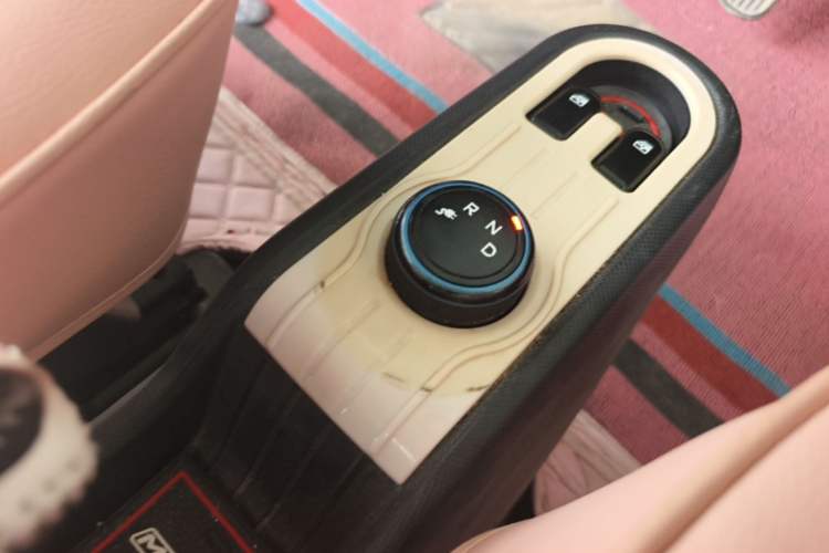 Used Wuling Hongguang MINIEV 2020 Zizai Version Lithium-NMC Gear Lever
