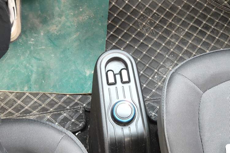 Used Wuling Hongguang MINIEV 2020 Enjoyment Model Lithium Iron Phosphate Gear Lever