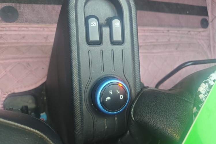 Used Wuling Hongguang MINIEV 2020 Freedom Version Lithium Iron Phosphate Gear Lever
