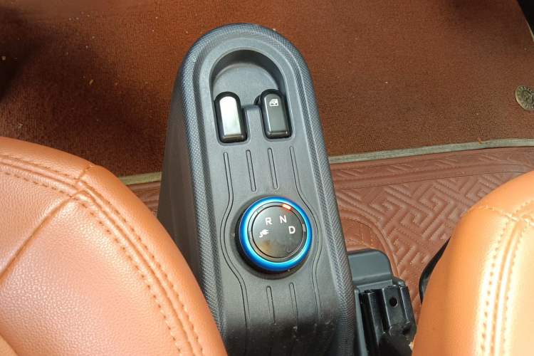 Used Wuling Hongguang MINIEV 2020 Enjoyment Model Lithium Iron Phosphate Gear Lever