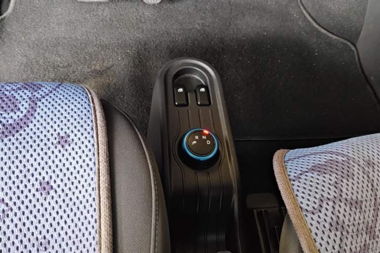 Used Wuling Hongguang MINIEV 2020 Freedom Version Lithium Iron Phosphate Gear Lever