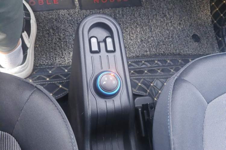 Used Wuling Hongguang MINIEV 2020 Freedom Version Lithium Iron Phosphate Gear Lever
