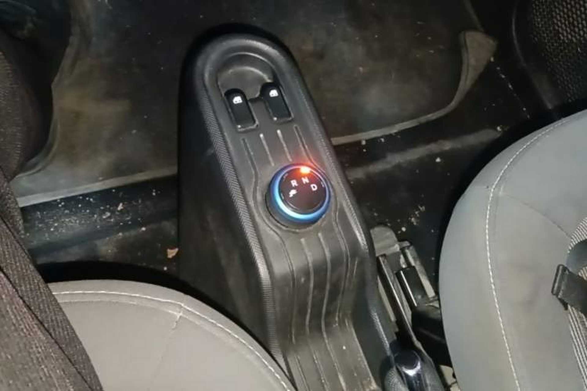 Used Wuling Hongguang MINIEV 2020 Enjoyment Model Lithium Iron Phosphate Gear Lever