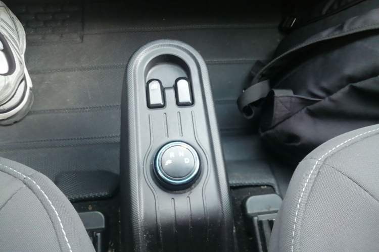 Used Wuling Hongguang MINIEV 2020 Zizai Version Lithium-NMC Gear Lever