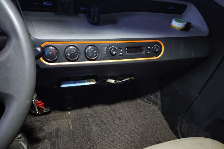 Used Wuling Hongguang MINIEV 2020 Enjoy Edition Lithium-Ion Battery Audio And AC Panel