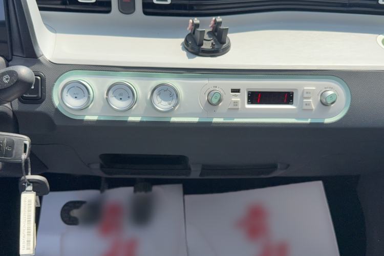 Used Wuling Hongguang MINIEV 2020 Enjoyment Model Lithium Iron Phosphate Audio And AC Panel