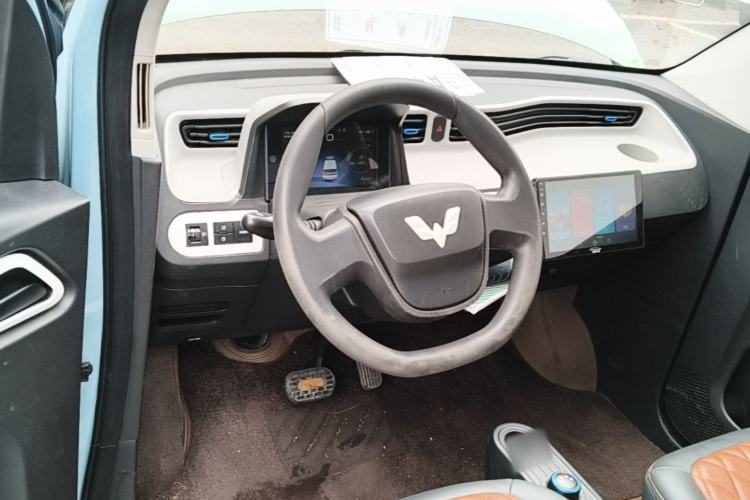 Used Wuling Hongguang MINIEV 2020 Freedom Version Lithium Iron Phosphate Center Console