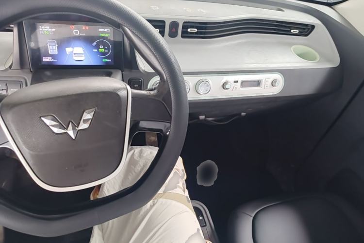 Used Wuling Hongguang MINIEV 2020 Zizai Version Lithium-NMC Center Console