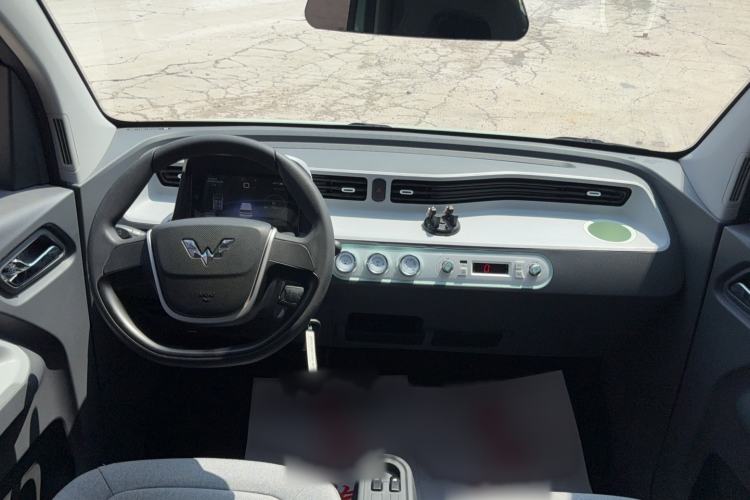 Used Wuling Hongguang MINIEV 2020 Enjoyment Model Lithium Iron Phosphate Center Console