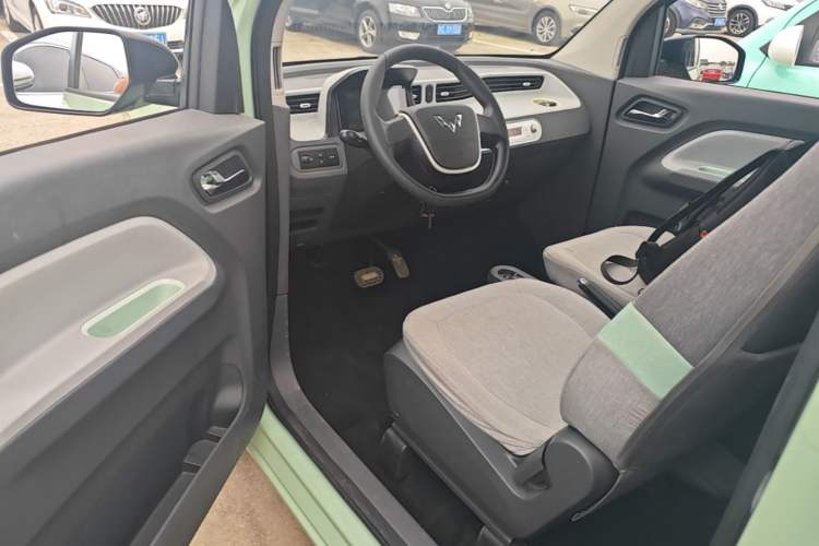 Used Wuling Hongguang MINIEV 2020 Freedom Version Lithium Iron Phosphate Driver Seat