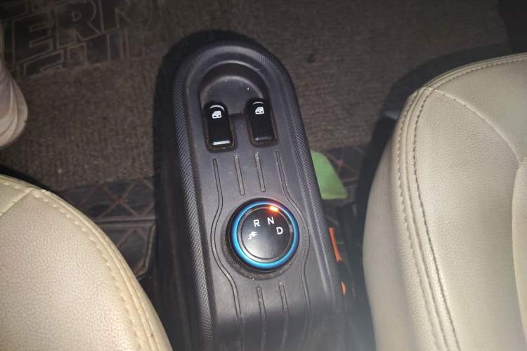 Used Wuling Hongguang MINIEV 2020 Enjoy Edition Lithium-Ion Battery Gear Lever