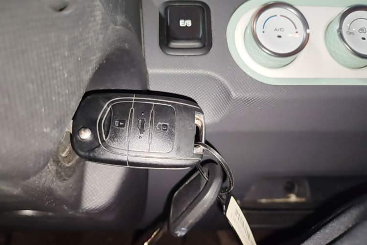Used Wuling Hongguang MINIEV 2020 Enjoyment Model Lithium Iron Phosphate Interior 1