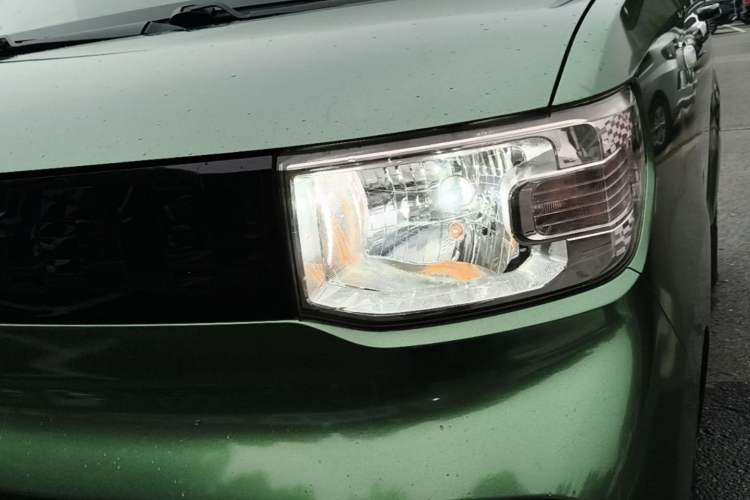 Used Wuling Hongguang MINIEV 2020 Freedom Version Lithium Iron Phosphate Left Front Headlight