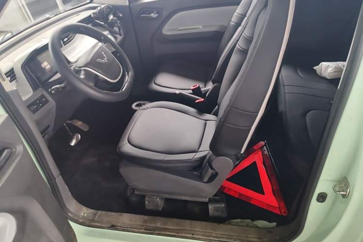 Used Wuling Hongguang MINIEV 2020 Zizai Version Lithium-NMC Left Front Seat
