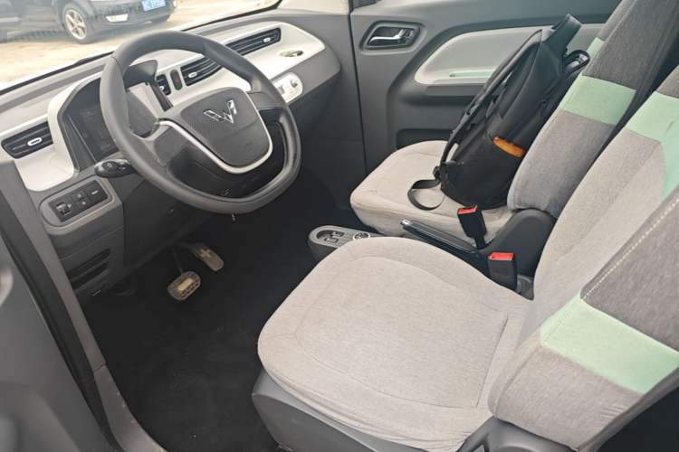 Used Wuling Hongguang MINIEV 2020 Freedom Version Lithium Iron Phosphate Left Front Seat
