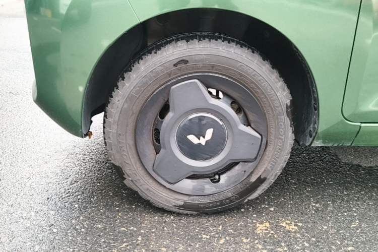 Used Wuling Hongguang MINIEV 2020 Freedom Version Lithium Iron Phosphate Left Front Wheel Hub