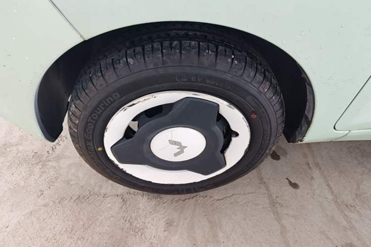Used Wuling Hongguang MINIEV 2020 Zizai Version Lithium-NMC Left Front Wheel Hub