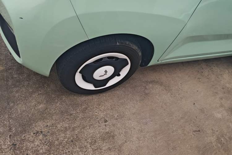 Used Wuling Hongguang MINIEV 2020 Freedom Version Lithium Iron Phosphate Left Front Wheel Hub