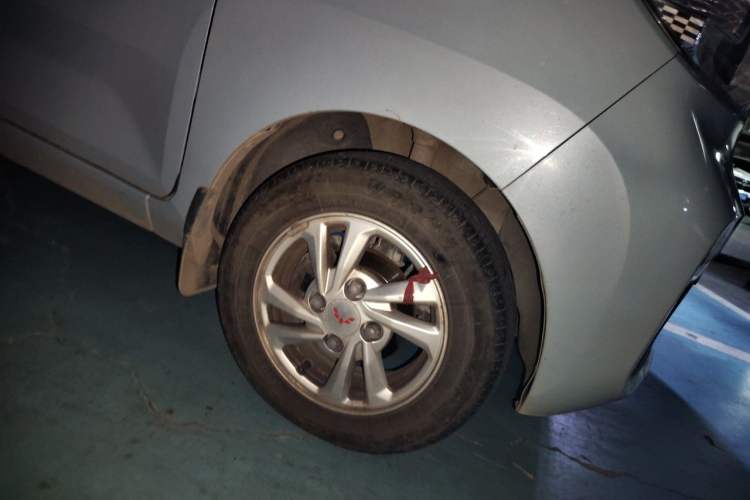Used Wuling Hongguang MINIEV 2020 Enjoy Edition Lithium-Ion Battery Right Front Wheel Hub