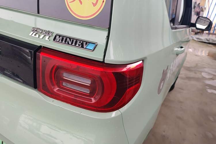 Used Wuling Hongguang MINIEV 2020 Zizai Version Lithium-NMC Right Rear Taillight