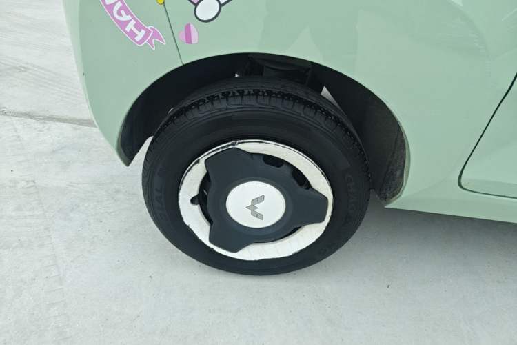 Used Wuling Hongguang MINIEV 2020 Zizai Version Lithium-NMC Right Rear Wheel Hub