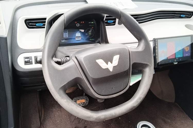 Used Wuling Hongguang MINIEV 2020 Freedom Version Lithium Iron Phosphate Steering Wheel