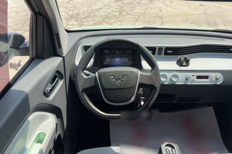 Used Wuling Hongguang MINIEV 2020 Enjoyment Model Lithium Iron Phosphate Steering Wheel