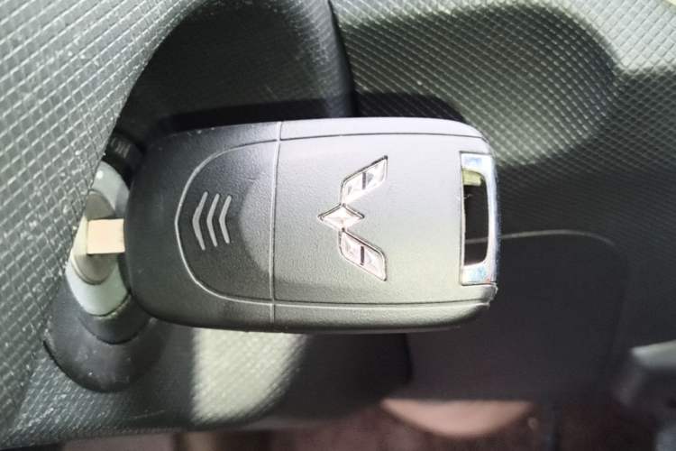 Used Wuling Hongguang MINIEV 2020 Freedom Version Lithium Iron Phosphate Vehicle Key