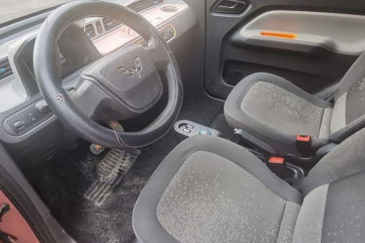 Used Wuling Hongguang MINIEV 2020 Enjoyment Model Lithium Iron Phosphate Interior 2