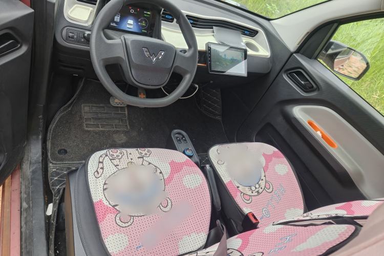 Used Wuling Hongguang MINIEV 2020 Enjoyment Model Lithium Iron Phosphate Interior 2