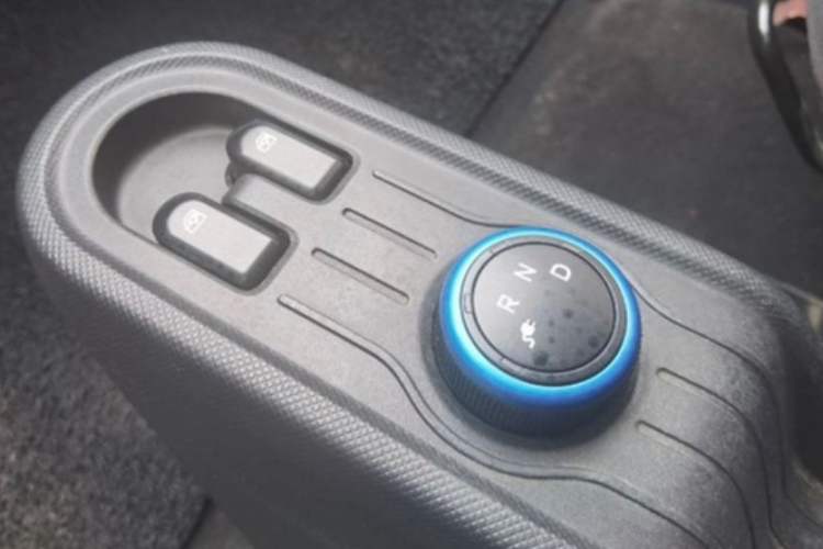 Used Wuling Hongguang MINIEV 2020 Enjoyment Model Lithium Iron Phosphate Interior 3