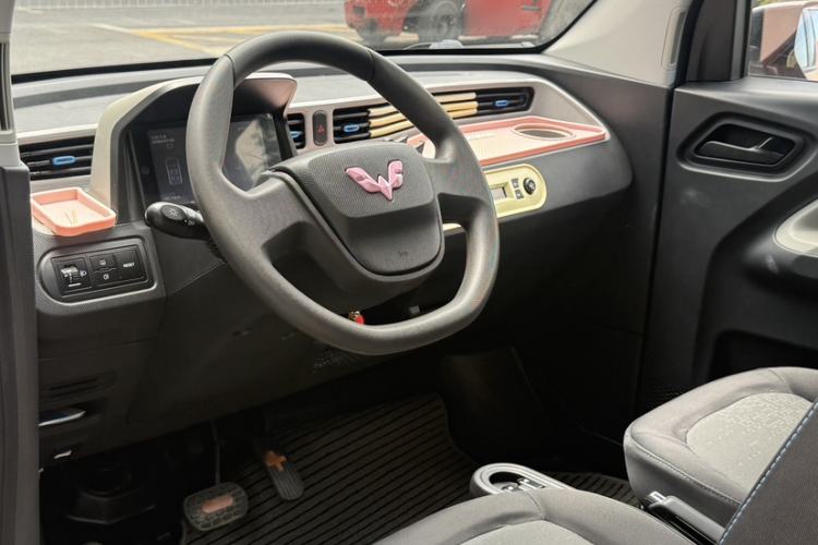 Used Wuling Hongguang MINIEV 2020 Zizai Version Lithium-NMC Interior 3
