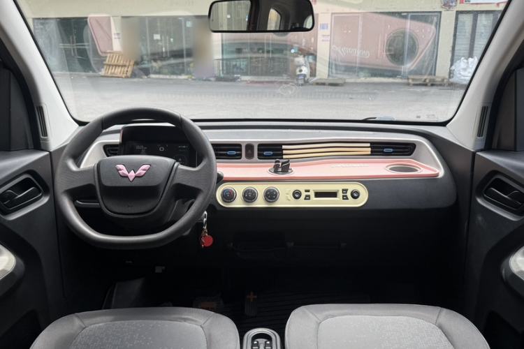Used Wuling Hongguang MINIEV 2020 Zizai Version Lithium-NMC Interior 5