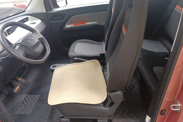 Used Wuling Hongguang MINIEV 2020 Enjoyment Model Lithium Iron Phosphate Left Front Seat