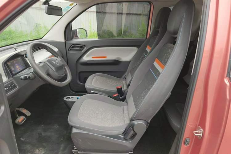 Used Wuling Hongguang MINIEV 2020 Freedom Version Lithium Iron Phosphate Left Front Seat