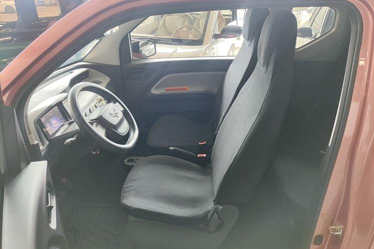 Used Wuling Hongguang MINIEV 2020 Freedom Version Lithium Iron Phosphate Left Front Seat