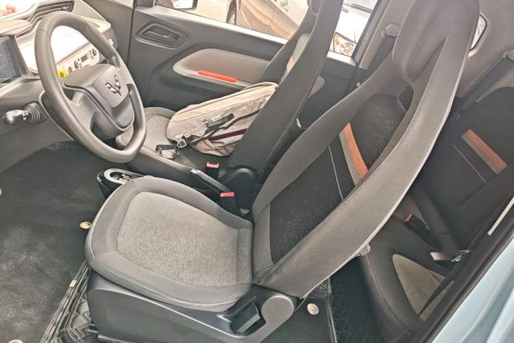 Used Wuling Hongguang MINIEV 2020 Zizai Version Lithium-NMC Left Front Seat