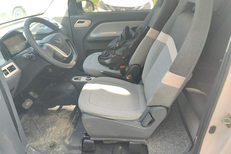 Used Wuling Hongguang MINIEV 2020 Zizai Version Lithium-NMC Left Front Seat