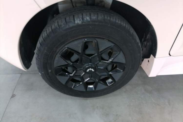 Used Wuling Hongguang MINIEV 2020 Freedom Version Lithium Iron Phosphate Left Front Wheel Hub