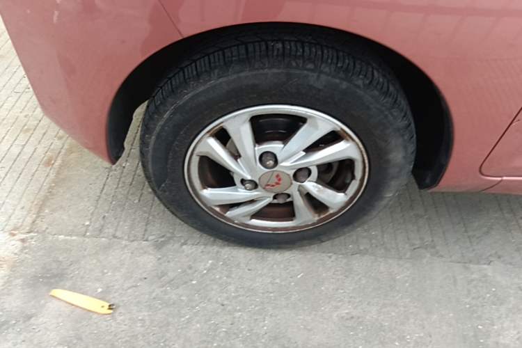 Used Wuling Hongguang MINIEV 2020 Zizai Version Lithium-NMC Left Front Wheel Hub
