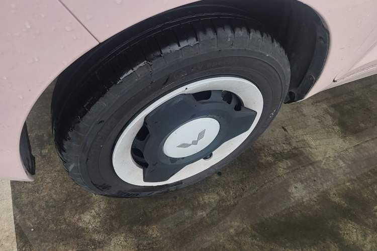 Used Wuling Hongguang MINIEV 2020 Enjoy Edition Lithium-Ion Battery Left Front Wheel Hub