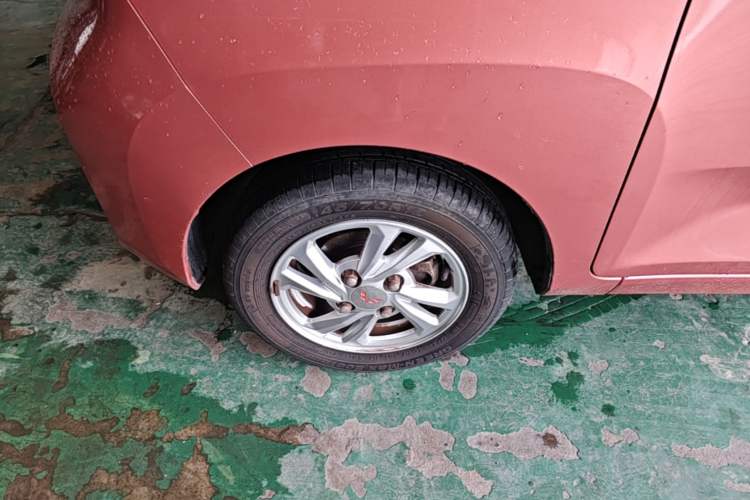 Used Wuling Hongguang MINIEV 2020 Freedom Version Lithium Iron Phosphate Left Front Wheel Hub