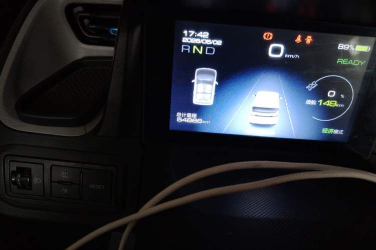 Used Wuling Hongguang MINIEV 2020 Enjoy Edition Lithium-Ion Battery Odometer Close Up