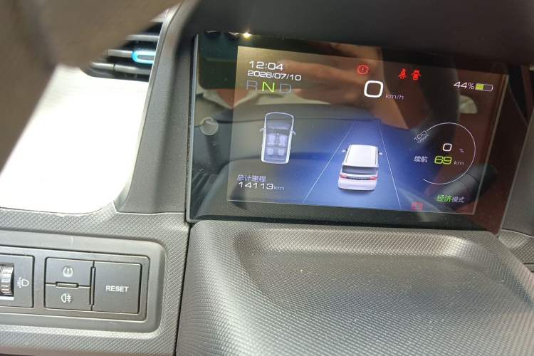 Used Wuling Hongguang MINIEV 2020 Enjoyment Model Lithium Iron Phosphate Odometer Close Up