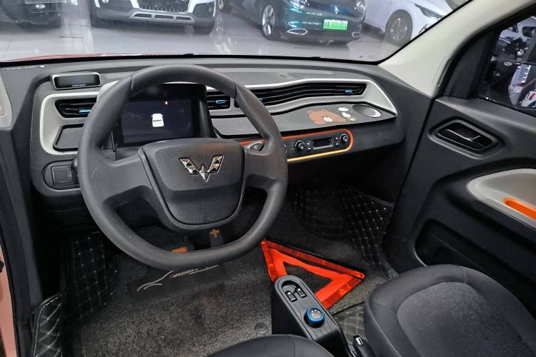 Used Wuling Hongguang MINIEV 2020 Enjoyment Model Lithium Iron Phosphate Center Console